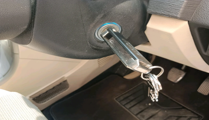 2015 Mahindra XUV500 W6, Diesel, Manual, 74,001 km, interior