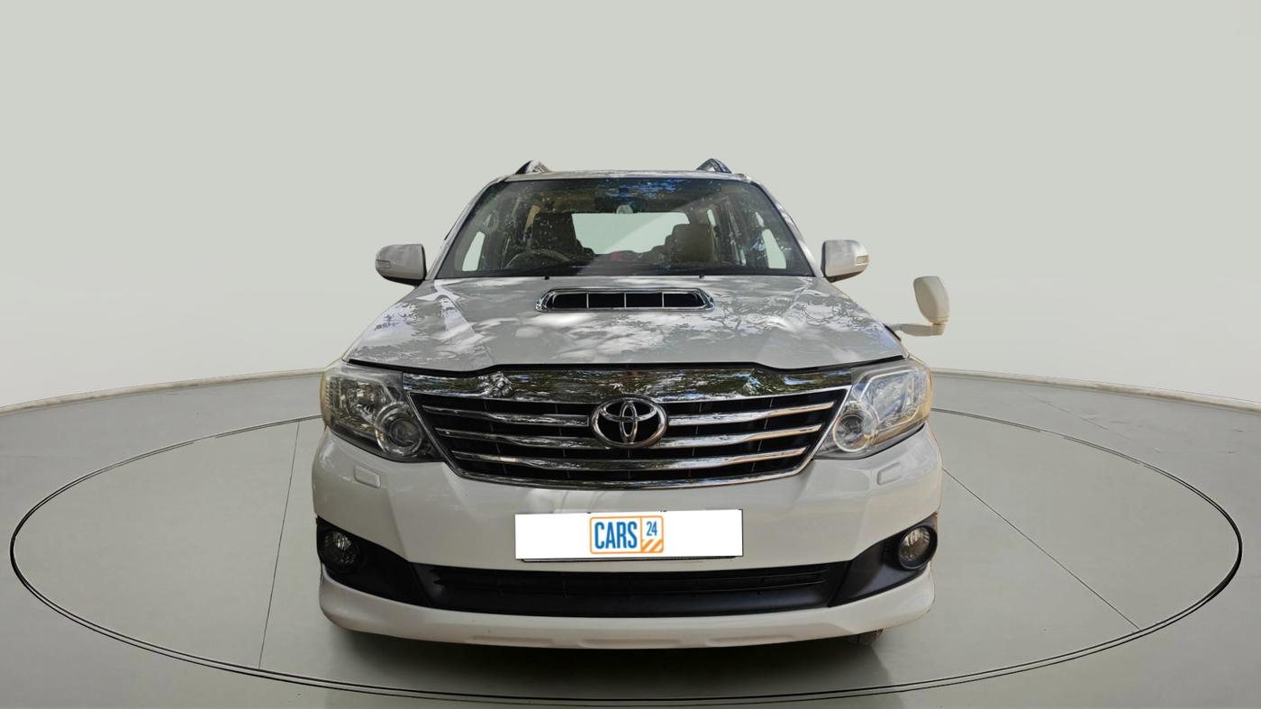2012 Toyota Fortuner 3.0 4X4 MT, Diesel, Manual, 1,83,504 km, exterior