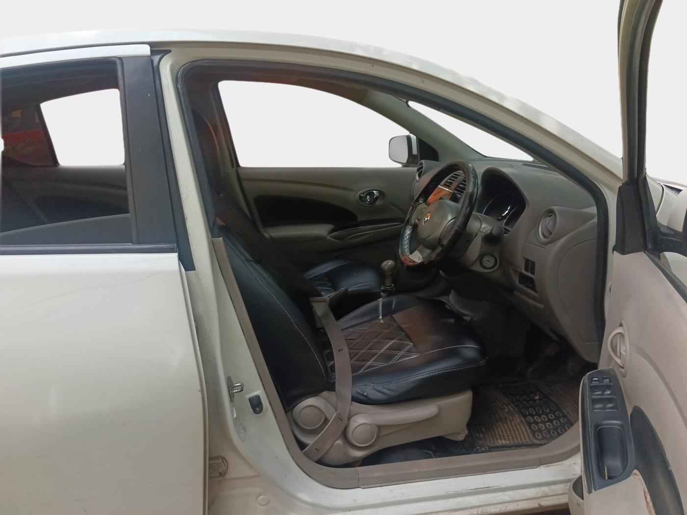 2013 Renault Scala RXL DIESEL, Diesel, Manual, 1,26,606 km, interior