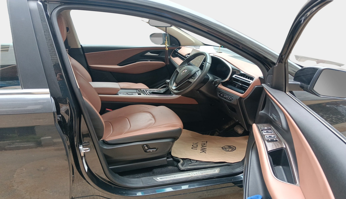 2023 MG HECTOR PLUS SAVVY PRO 1.5 TURBO CVT 6 STR, Petrol, Automatic, 9,207 km, interior