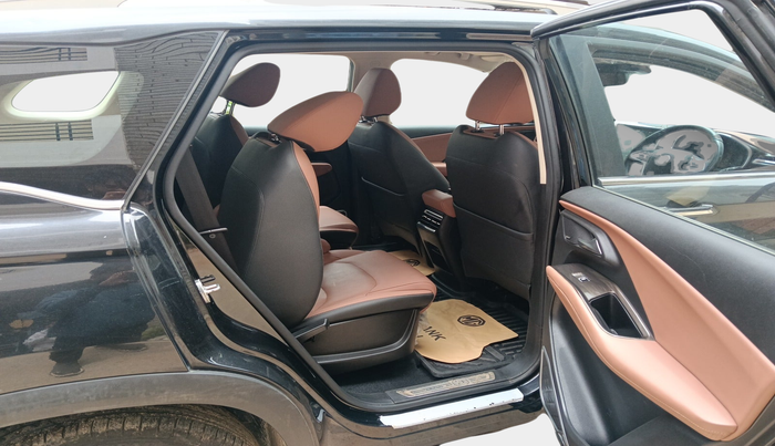 2023 MG HECTOR PLUS SAVVY PRO 1.5 TURBO CVT 6 STR, Petrol, Automatic, 9,207 km, interior