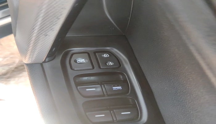 2016 Hyundai Creta SX (O) 1.6 DIESEL, Diesel, Manual, 1,01,354 km, interior