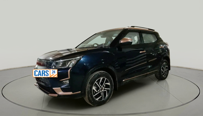 2024 Mahindra XUV400 EL Pro 39.4 KWH, Electric, Automatic, 5,674 km, exterior