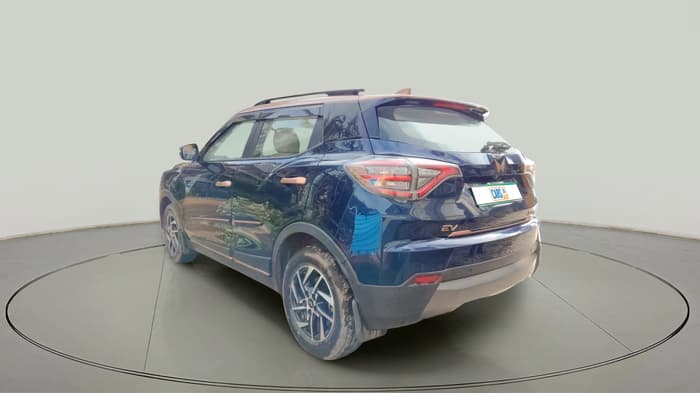 2024 Mahindra XUV400 EL Pro 39.4 KWH, Electric, Automatic, 5,674 km, exterior