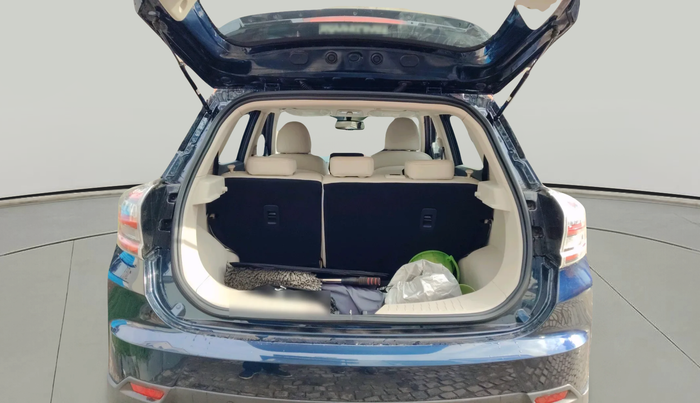 2024 Mahindra XUV400 EL Pro 39.4 KWH, Electric, Automatic, 5,674 km, exterior