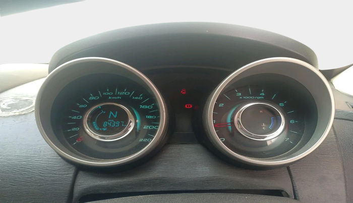 2015 Mahindra XUV500 W8, Diesel, Manual, 84,397 km, interior