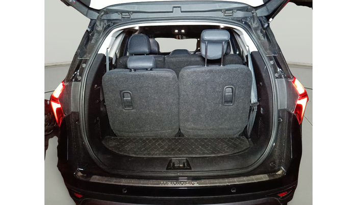 2024 Mahindra XUV700 AX 5 P MT 7 STR, Petrol, Manual, 13,237 km, exterior