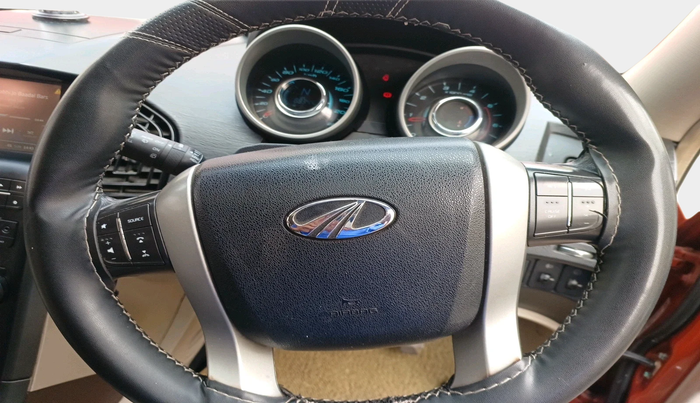 2015 Mahindra XUV500 W10, Diesel, Manual, 89,345 km, interior