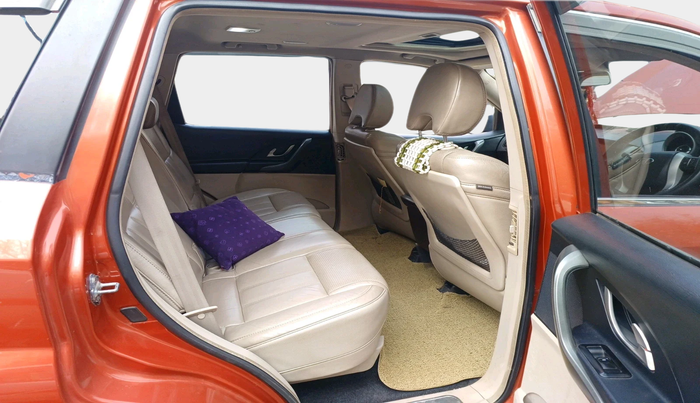 2015 Mahindra XUV500 W10, Diesel, Manual, 89,345 km, interior