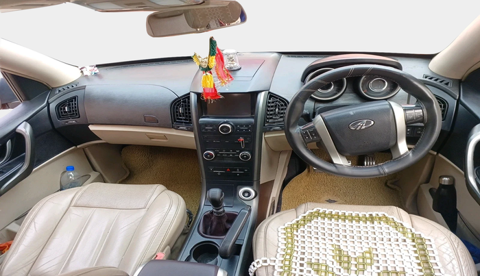 2015 Mahindra XUV500 W10, Diesel, Manual, 89,345 km, interior