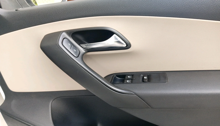 2011 Volkswagen Polo COMFORTLINE 1.2L PETROL, Petrol, Manual, 57,965 km, interior