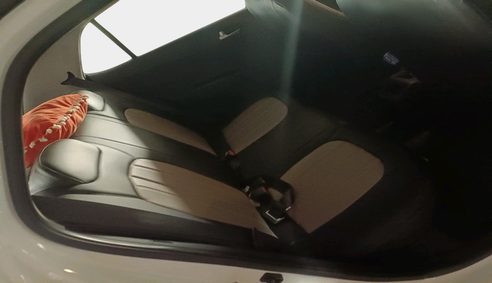 2018 Hyundai Grand i10 SPORTZ 1.2 KAPPA VTVT DUAL TONE, Petrol, Manual, 8,628 km, interior