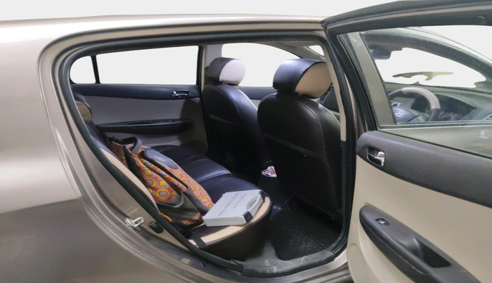 2013 Hyundai i20 SPORTZ 1.2, Petrol, Manual, 61,594 km, interior