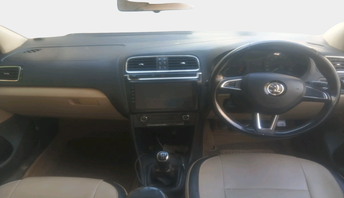 2017 Skoda Rapid AMBITION 1.5 TDI, Diesel, Manual, 83,376 km, interior