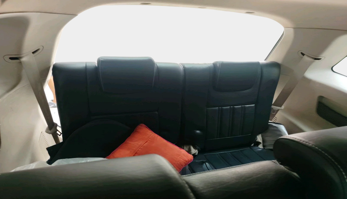 2016 Mahindra XUV500 W6, Diesel, Manual, 1,19,548 km, interior