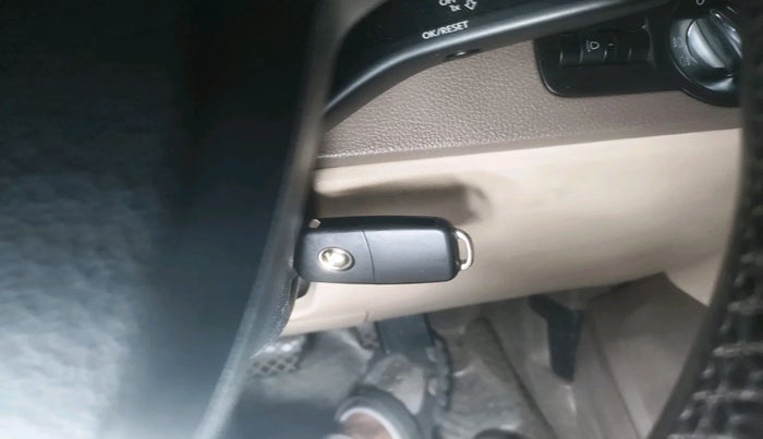 2016 Skoda Rapid 1.5 TDI CR STYLE PLUS AT, Diesel, Automatic, 1,07,526 km, interior