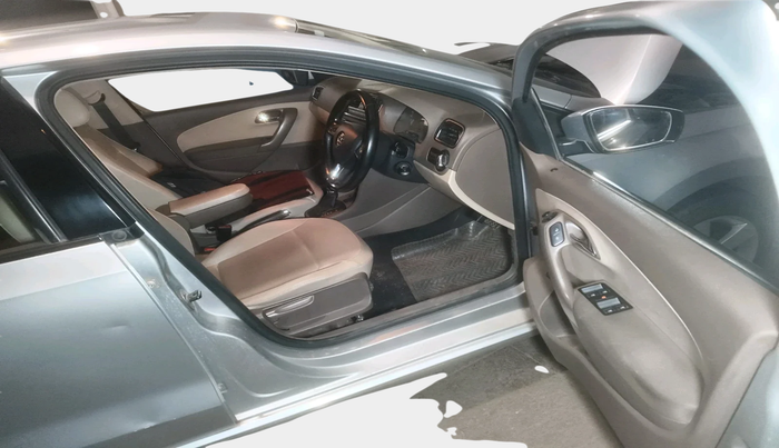 2016 Skoda Rapid 1.5 TDI CR STYLE PLUS AT, Diesel, Automatic, 1,07,526 km, interior