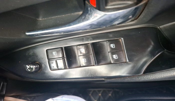 2017 Toyota Innova Crysta 2.4 GX 8 STR, Diesel, Manual, 1,20,603 km, interior