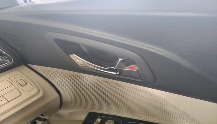 2021 Mahindra XUV300 W8 1.2 PETROL, Petrol, Manual, 43,688 km, interior