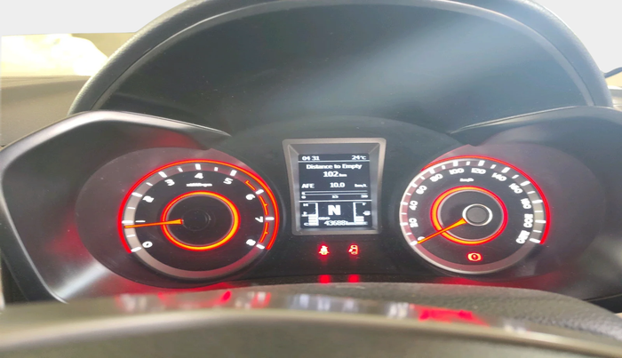 2021 Mahindra XUV300 W8 1.2 PETROL, Petrol, Manual, 43,688 km, interior