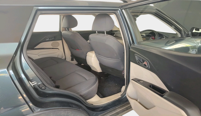 2021 Mahindra XUV300 W8 1.2 PETROL, Petrol, Manual, 43,688 km, interior