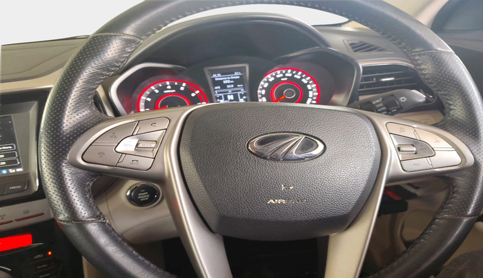 2021 Mahindra XUV300 W8 1.2 PETROL, Petrol, Manual, 43,688 km, interior