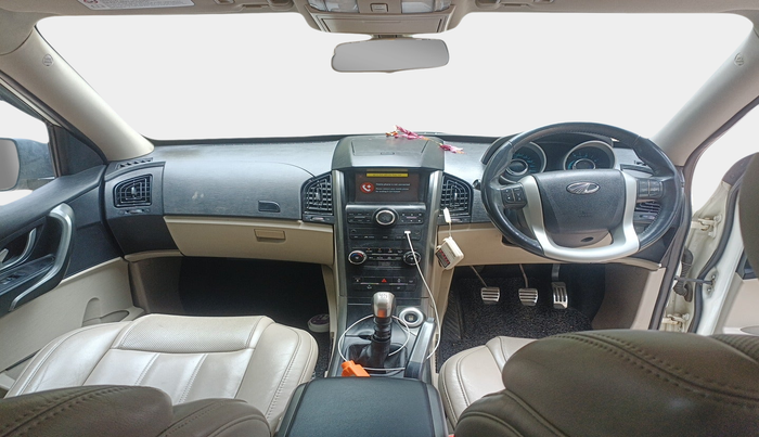 2017 Mahindra XUV500 W10, Diesel, Manual, 1,32,649 km, interior