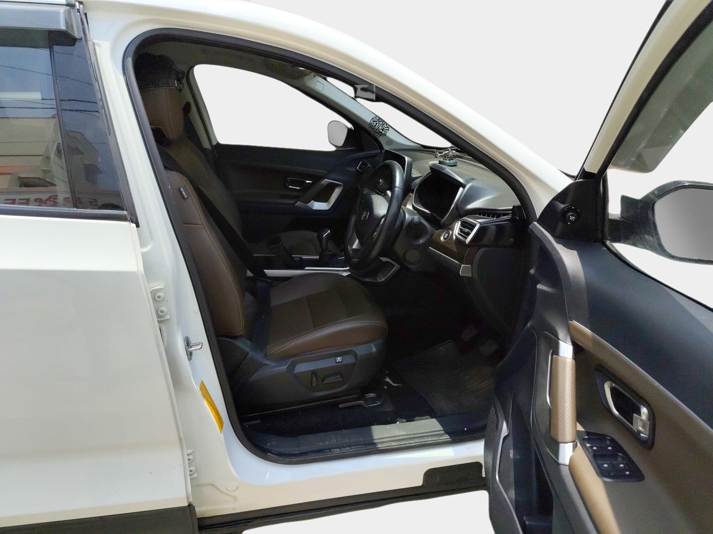 2022 Tata Harrier XZ PLUS 2.0L, Diesel, Manual, 49,618 km, interior