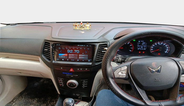 2023 Mahindra XUV300 W6 1.2 PETROL, Petrol, Manual, 30,938 km, interior