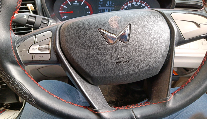 2023 Mahindra XUV300 W6 1.2 PETROL, Petrol, Manual, 30,938 km, interior