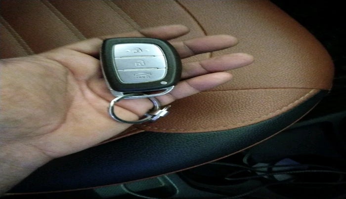 2014 Hyundai Xcent SX 1.2 (O), Petrol, Manual, 77,787 km, interior