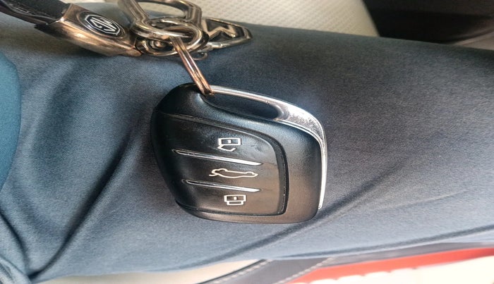 2022 MG ASTOR SHARP 1.5 MT, Petrol, Manual, 38,624 km, interior