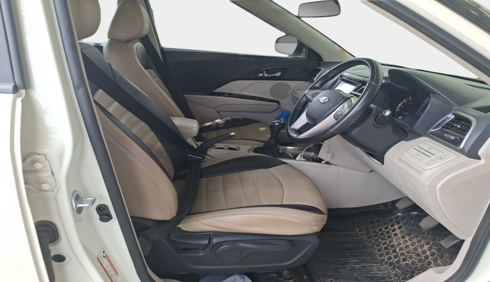 2019 Mahindra XUV300 W8 1.2 PETROL, Petrol, Manual, 46,000 km, interior