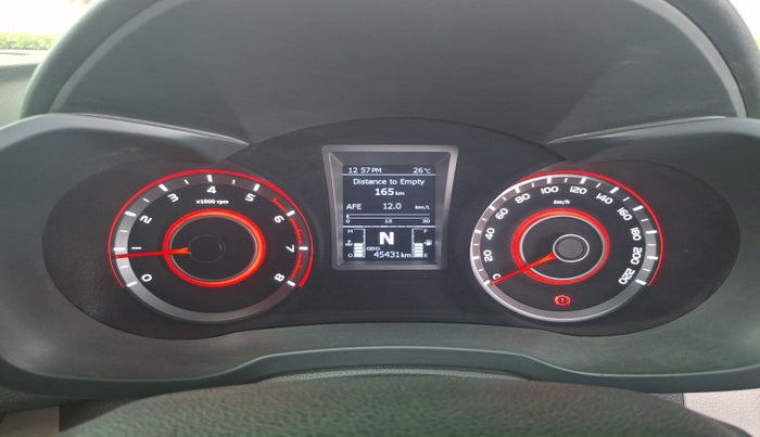 2019 Mahindra XUV300 W8 1.2 PETROL, Petrol, Manual, 46,000 km, interior