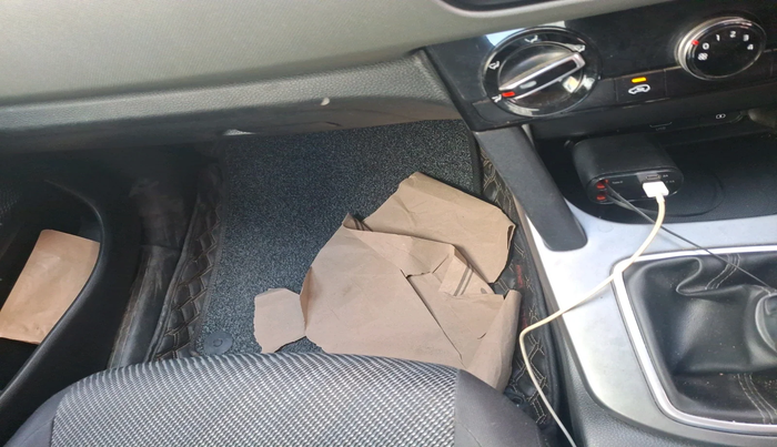 2022 KIA SELTOS HTE 1.5 PETROL, Petrol, Manual, 42,717 km, interior