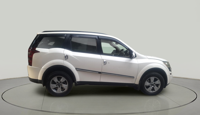 2014 Mahindra XUV500 W6, Diesel, Manual, 2,00,980 km, exterior