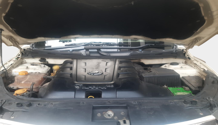 2014 Mahindra XUV500 W6, Diesel, Manual, 2,00,980 km, exterior