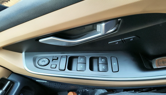 2025 Hyundai ALCAZAR Signature 7 STR 1.5 Turbo GDi Petrol DCT, Petrol, Automatic, 14,213 km, interior