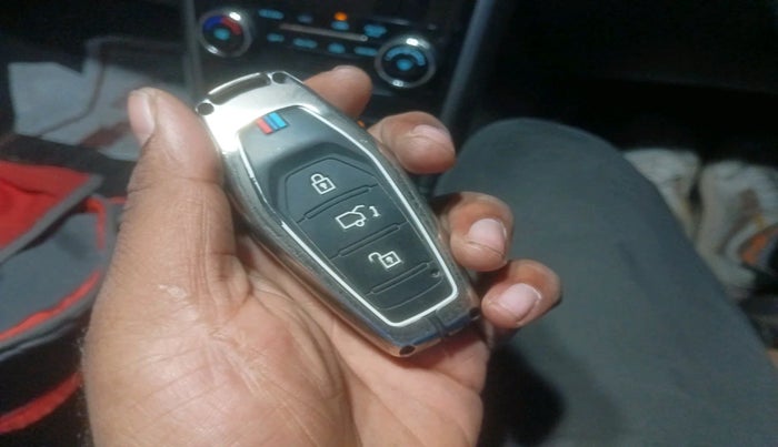 2019 Mahindra XUV500 W11, Diesel, Manual, 68,926 km, interior