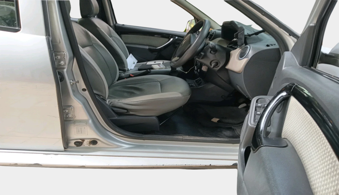 2015 Renault Duster 85 PS RXL DIESEL, Diesel, Manual, 1,35,327 km, interior