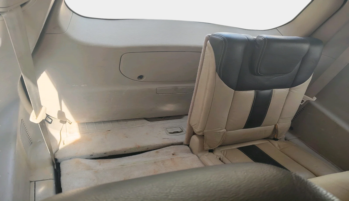 2016 Mahindra XUV500 W6, Diesel, Manual, 1,14,034 km, interior