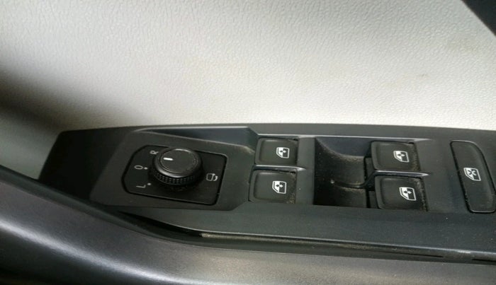 2022 Skoda KUSHAQ STYLE 1.0L TSI AT, Petrol, Automatic, 55,454 km, interior