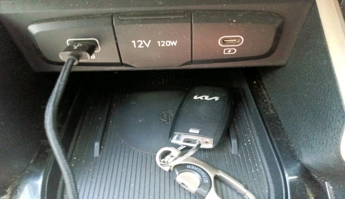 2022 KIA CARENS LUXURY PLUS 1.5 DIESEL 7 STR, Diesel, Manual, 1,16,444 km, interior