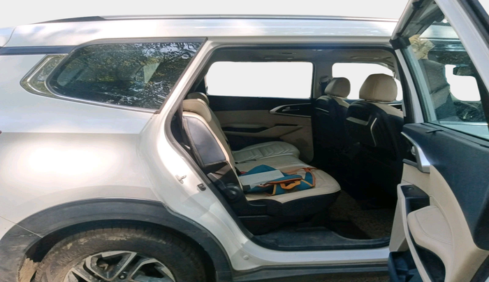 2022 KIA CARENS LUXURY PLUS 1.5 DIESEL 7 STR, Diesel, Manual, 1,16,444 km, interior