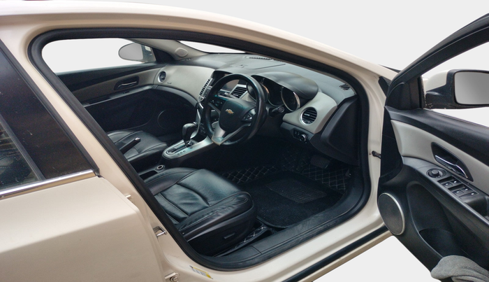 2013 Chevrolet Cruze LTZ AT, Diesel, Automatic, 86,919 km, interior