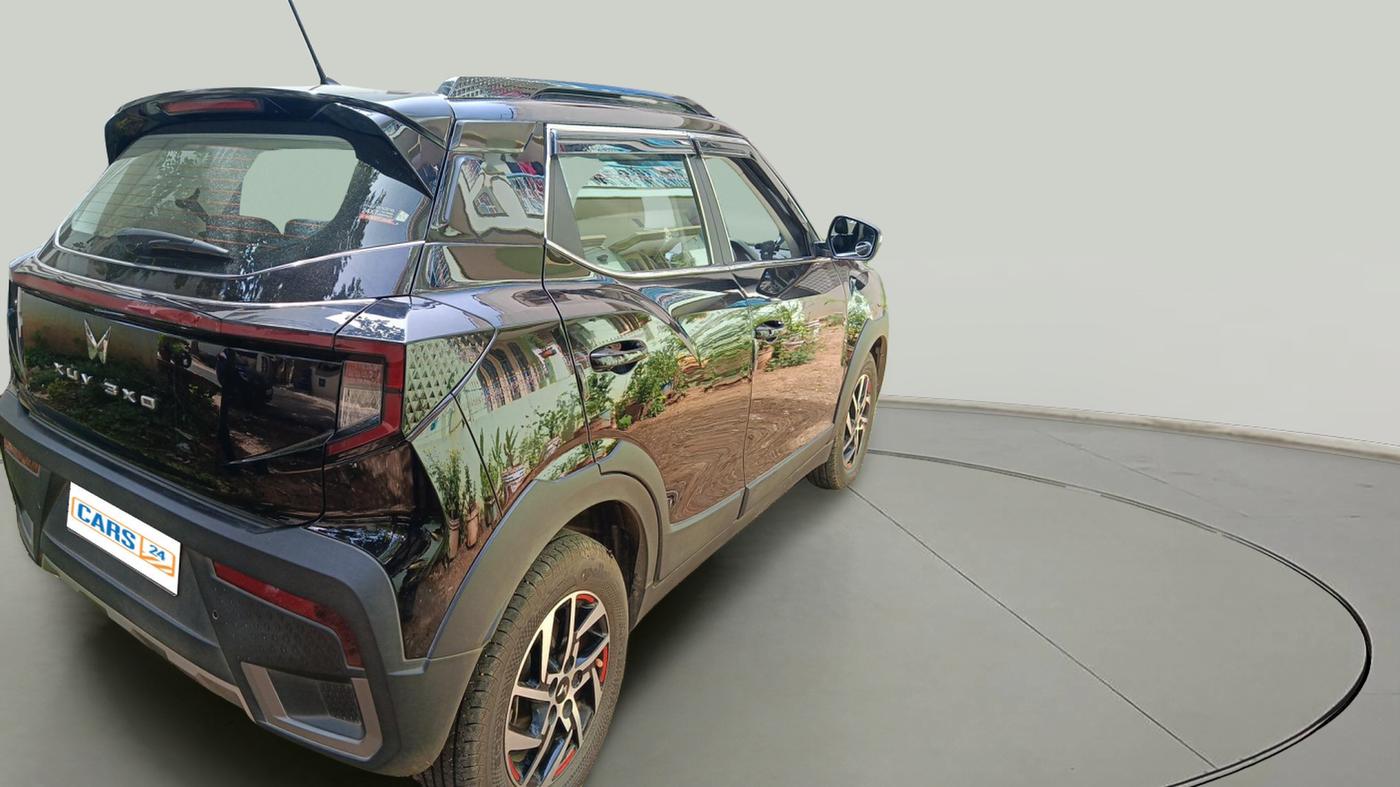2024 Mahindra XUV 3XO AX5 1.5 Turbo Diesel, Diesel, Manual, 18,900 km, exterior