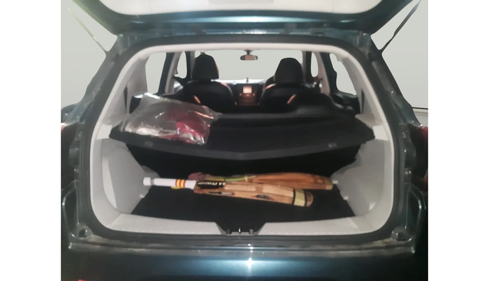 2022 Mahindra XUV300 W6 1.2 PETROL AMT, Petrol, Automatic, 7,787 km, exterior