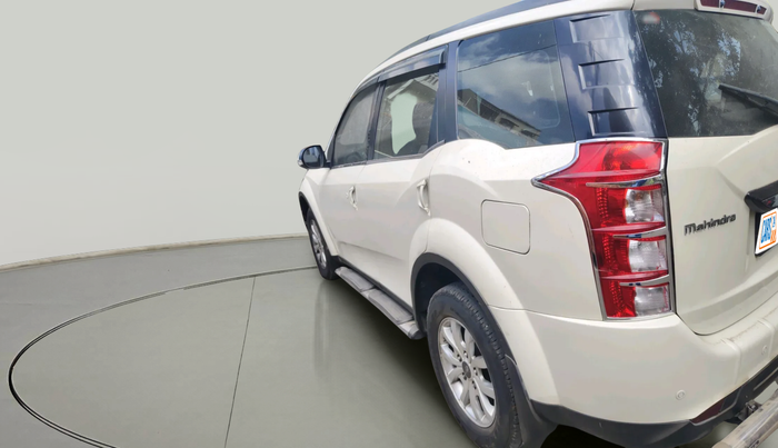 2016 Mahindra XUV500 W10 AT, Diesel, Automatic, 91,025 km, exterior