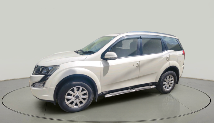2016 Mahindra XUV500 W10 AT, Diesel, Automatic, 91,025 km, exterior