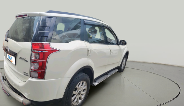 2016 Mahindra XUV500 W10 AT, Diesel, Automatic, 91,025 km, exterior